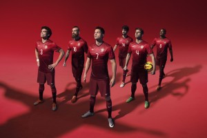 AC MILAN SPORTS全站-东契奇对决库里控卫之争再起，库里与东契奇拥抱照片